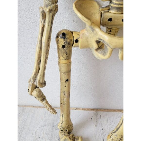 Vintage Paper magic 1998 AS IS animated skeleton Halloween hanging prop decor - Picture 6 of 16